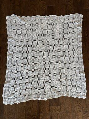 Handmade Tablecloth Coverlet Crocheted Cottage Medallion Vtg Small 39x45” READ